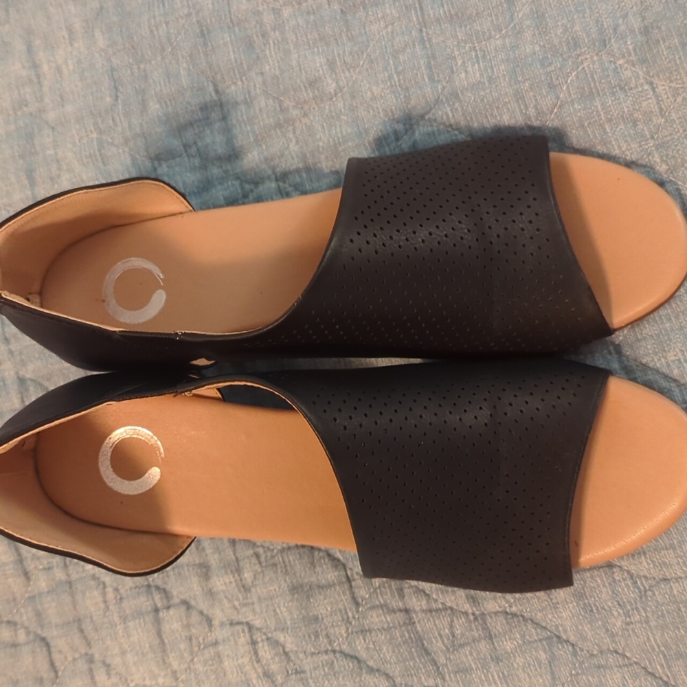 Journey Black Wedge Sandal. 8.5